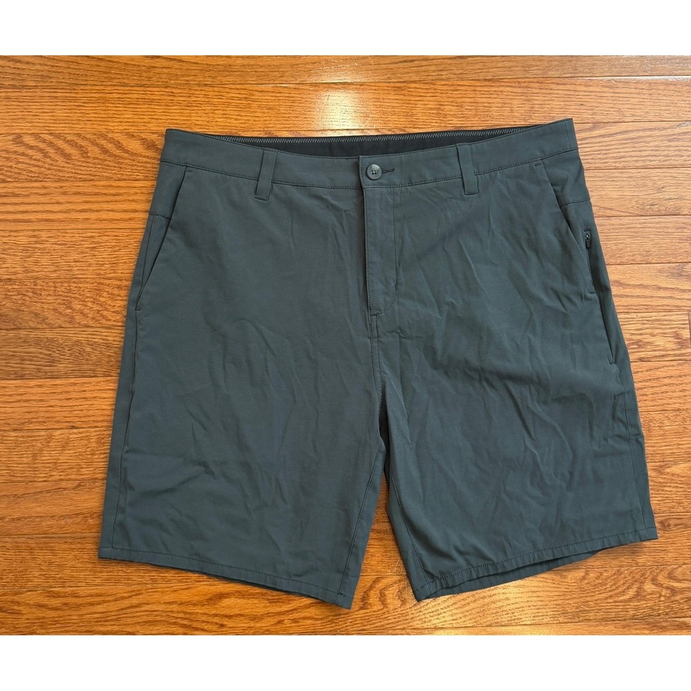 Vuori Aim Shorts 8" Mens 36 Gray Chino Performance Stretch Hiking Active V368